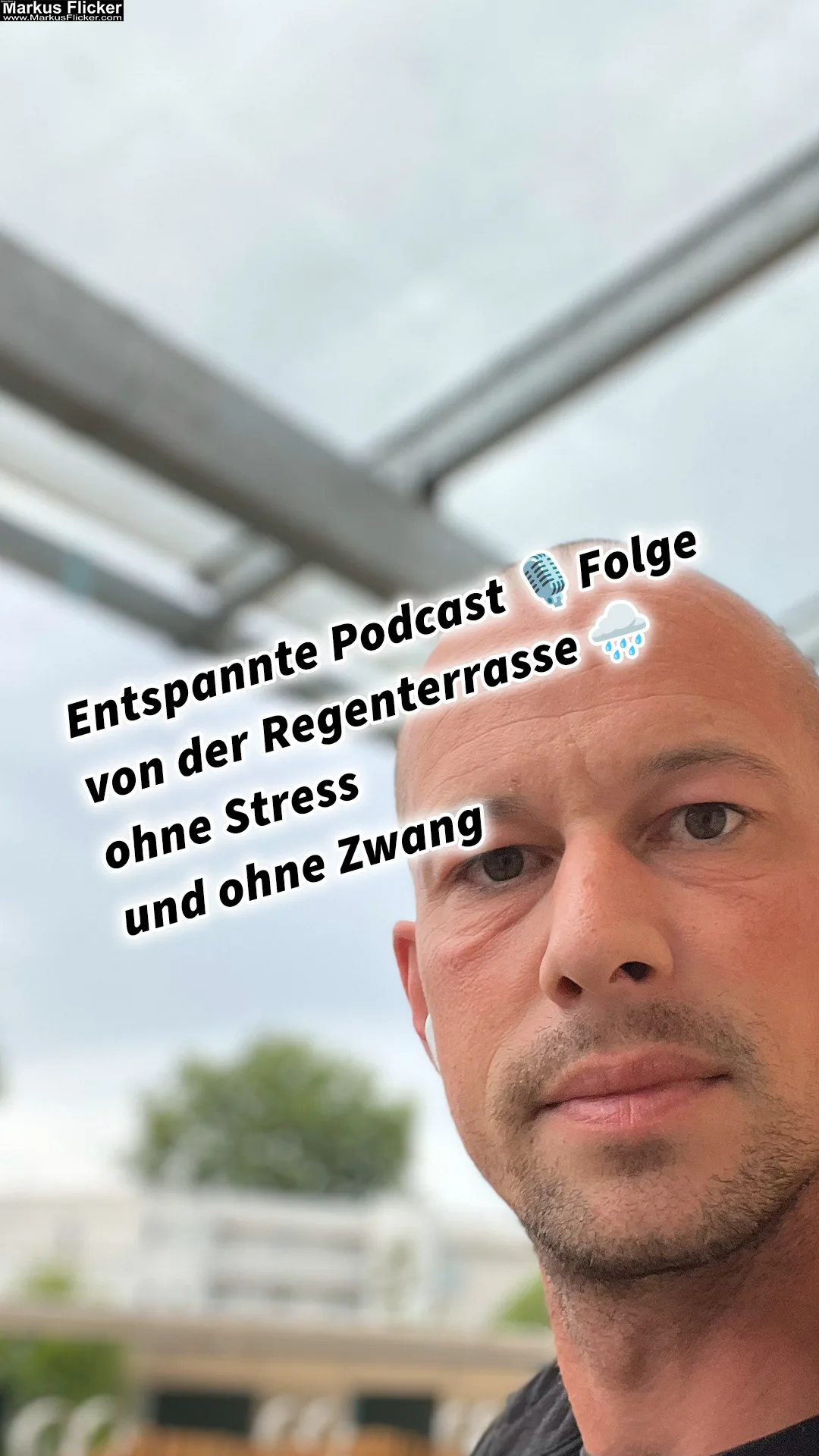 Mehr über den Artikel erfahren Entspannte Podcast VLOG Folge von der Regenterrasse ohne Stress und ohne Zwang. Minimalismus Mehr Geld Mehr Zeit Mehr Platz Mehr Leben: Minimalistisch leben, maximal profitieren, maximal genießen, weniger Ballast