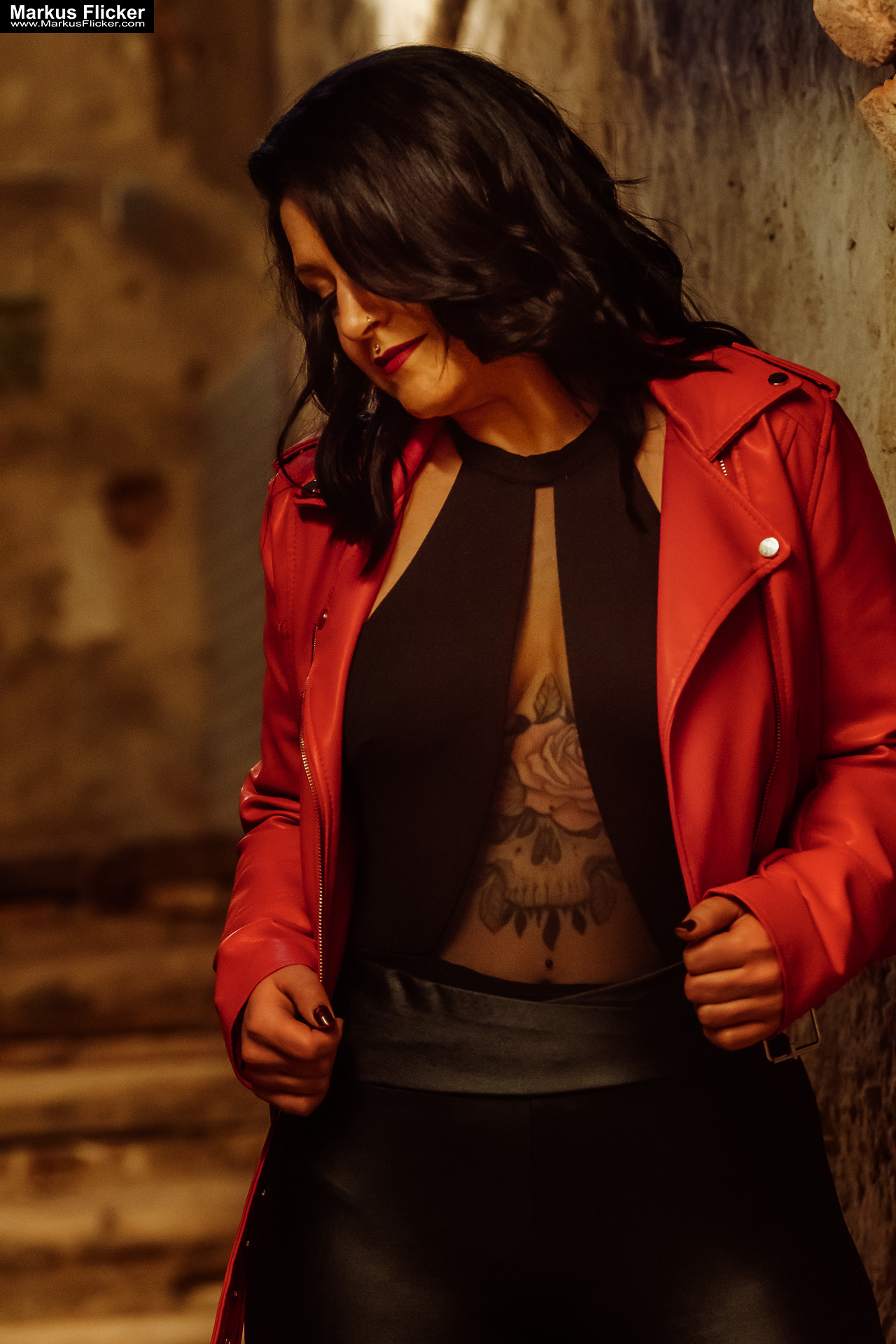 Red Jacket Underground Keller Gewölbe Portrait Photography Female Tattoo Model Elisa in Graz