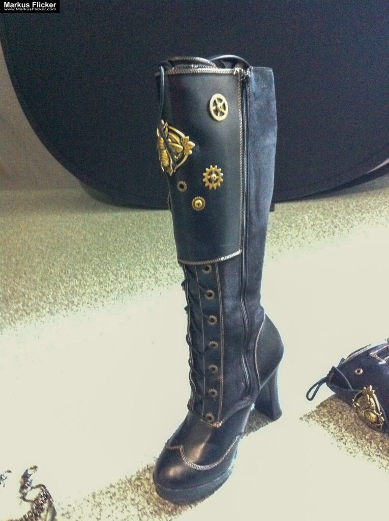 Sexy Female Model Fotoshooting Steampunk Girl Portrait Photoshop Compositing inkl. Making Of, Requisiten und Bildbearbeitung inkl. 37 Fototipps und Bildideen Sexy Female Model Fotoshooting Steampunk Girl Portrait Photoshop Compositing inkl. Making Of, Requisiten und Bildbearbeitung