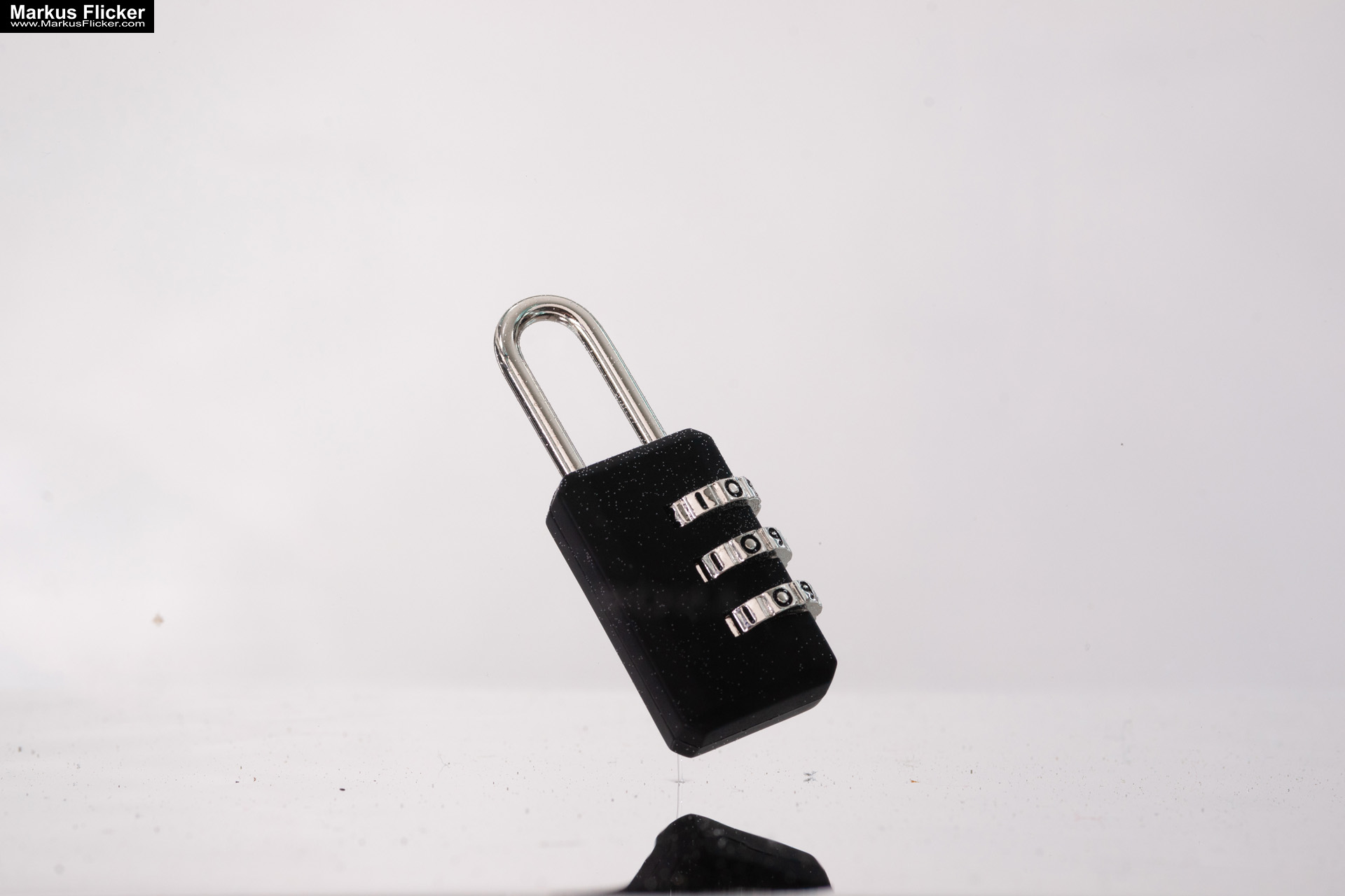 Produktfoto Fotografie Water Splash Photo Shoot Product Photography Produktfoto Werbefoto Gegenstände und Produkte