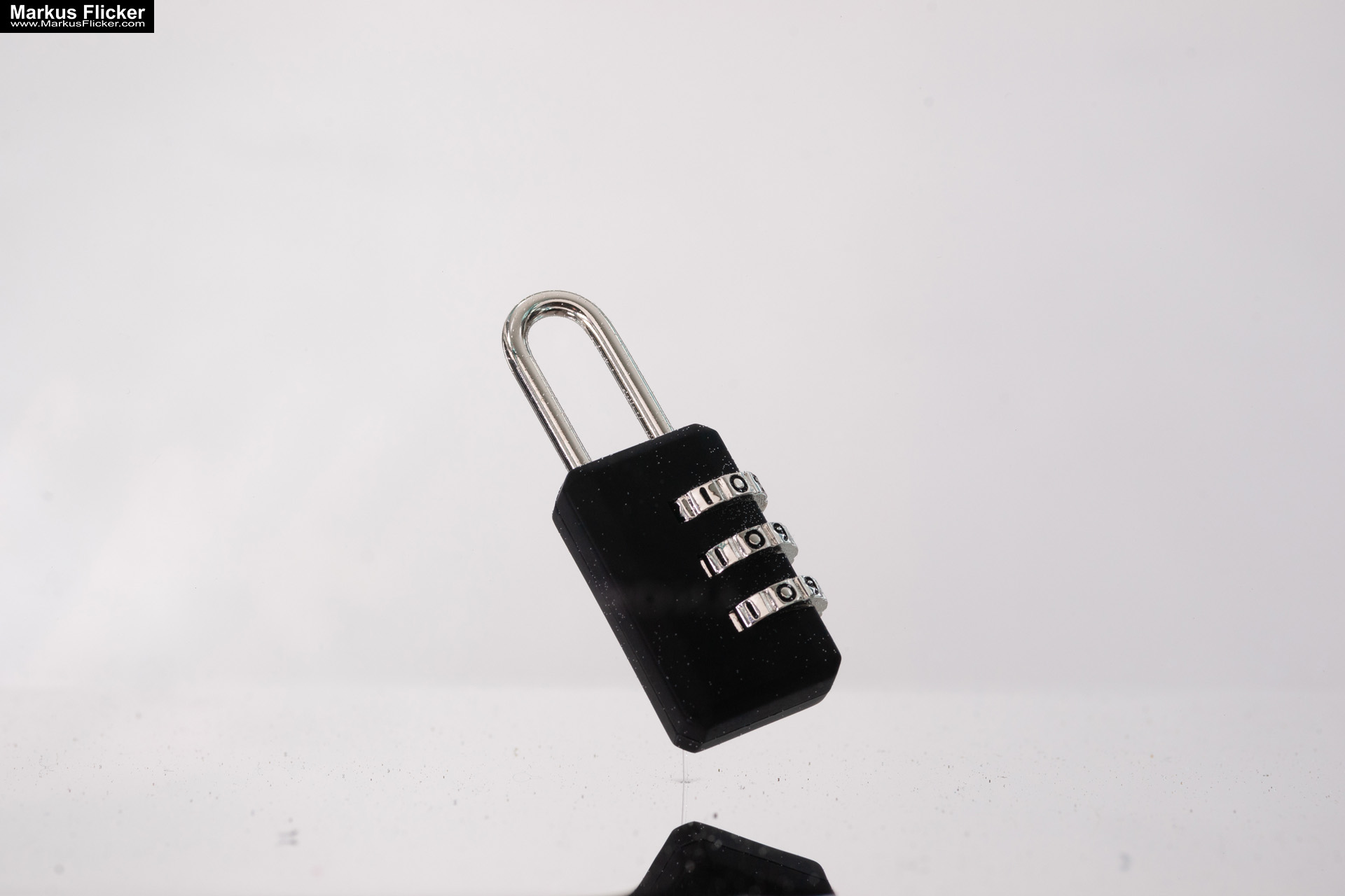 Produktfoto Fotografie Water Splash Photo Shoot Product Photography Produktfoto Werbefoto Gegenstände und Produkte