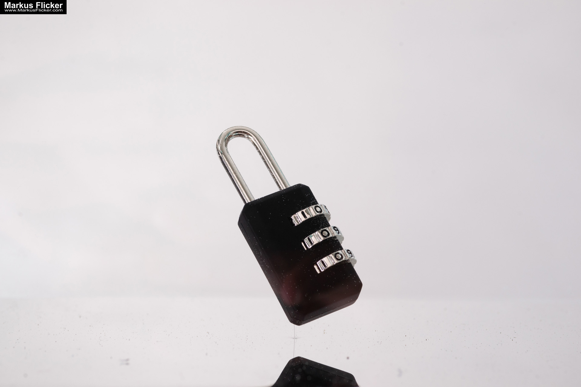 Produktfoto Fotografie Water Splash Photo Shoot Product Photography Produktfoto Werbefoto Gegenstände und Produkte