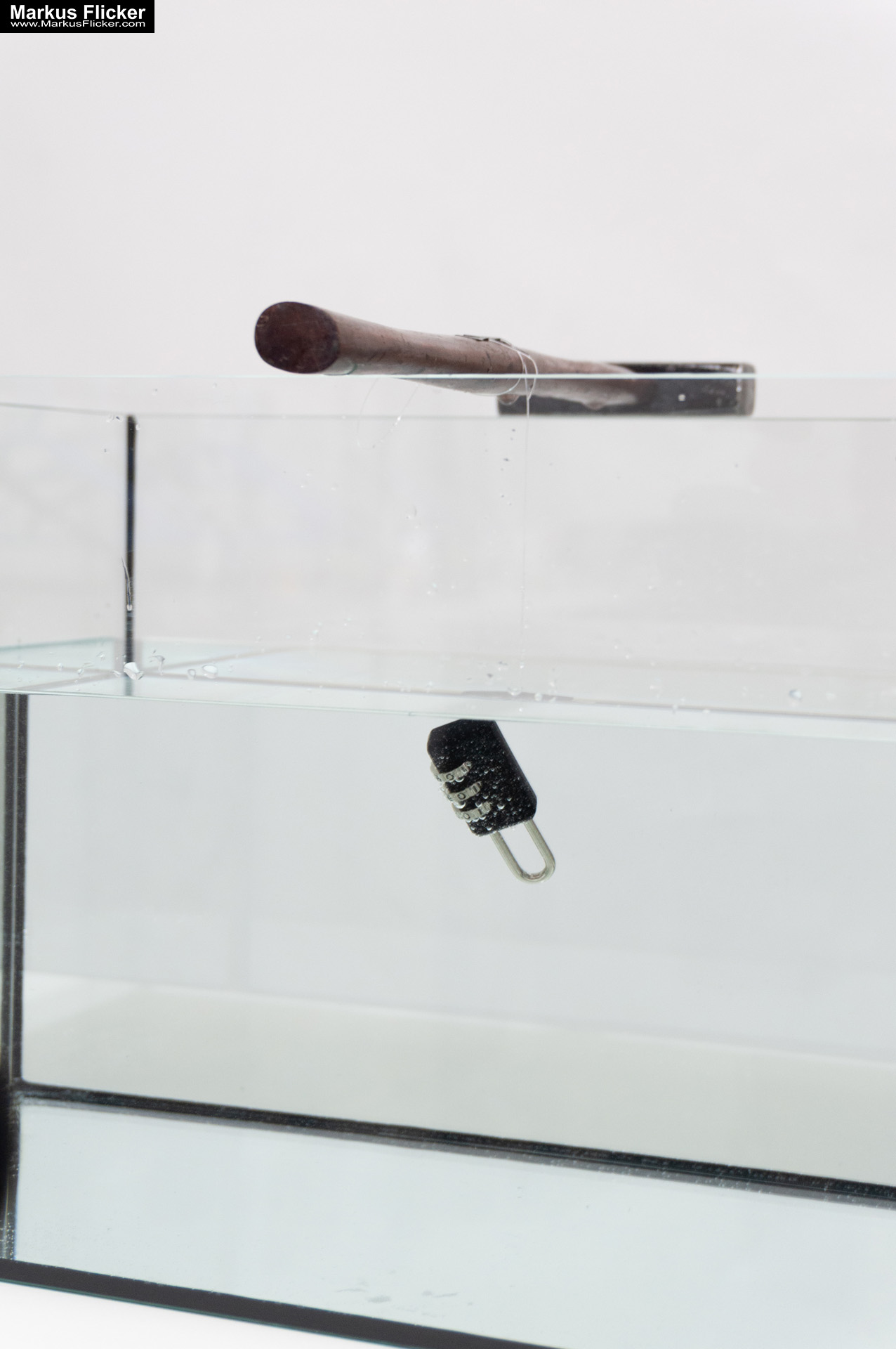 Produktfoto Fotografie Water Splash Photo Shoot Product Photography Produktfoto Werbefoto Gegenstände und Produkte