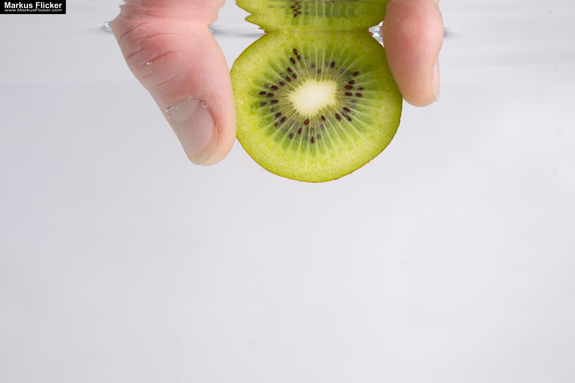 Produktfoto Fotografie Water Splash Photo Shoot Product Photography Produktfoto Werbefoto Gegenstände und Produkte