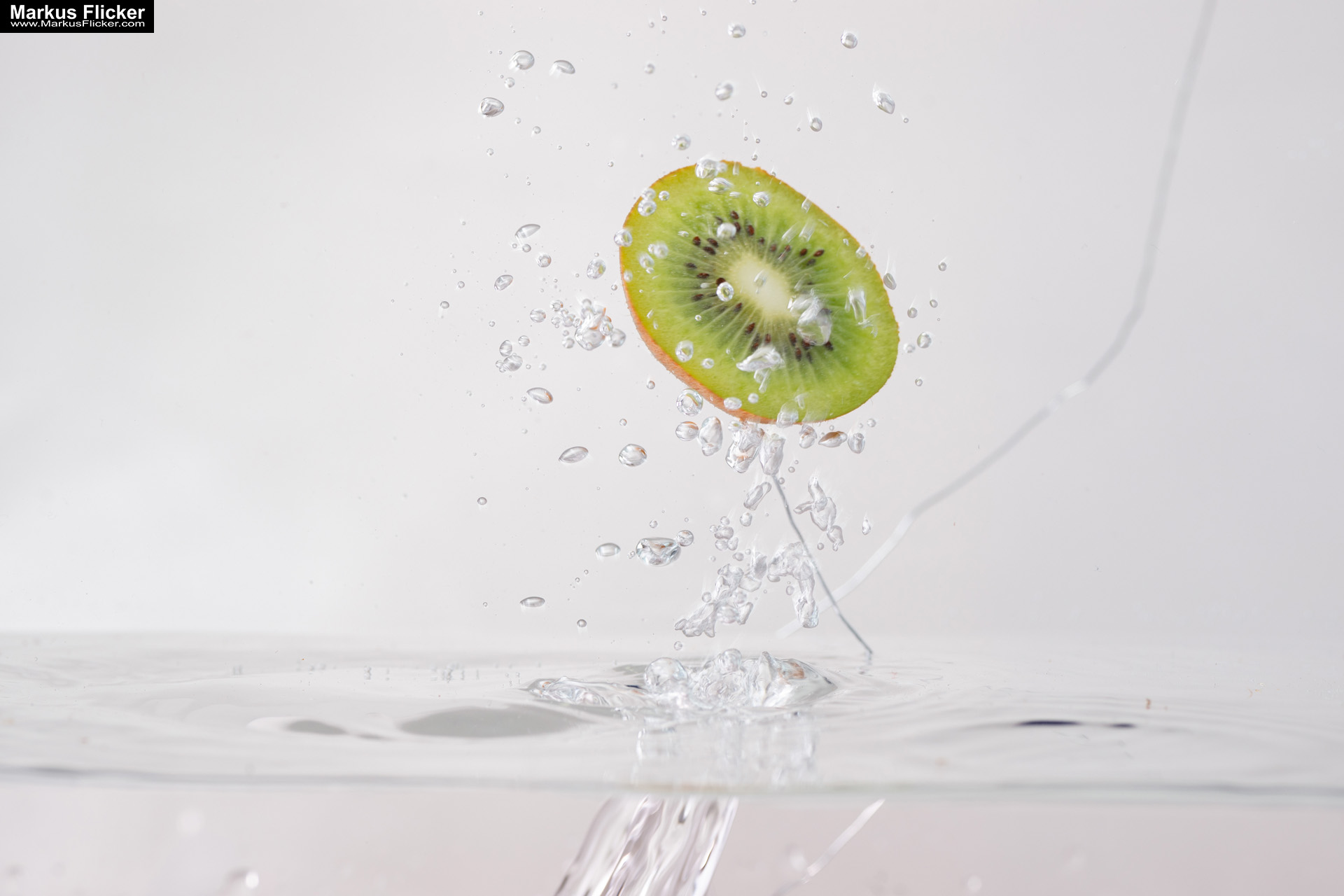 Produktfoto Fotografie Water Splash Photo Shoot Product Photography Produktfoto Werbefoto Gegenstände und Produkte