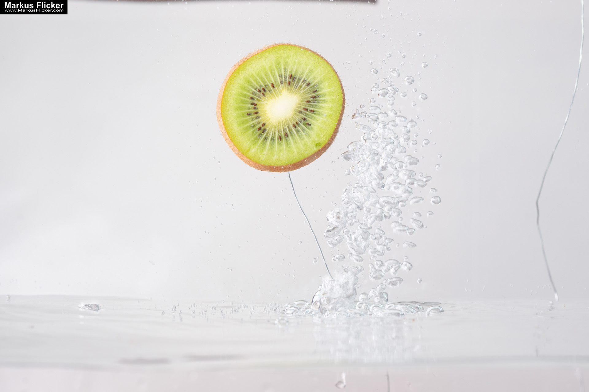 Produktfoto Fotografie Water Splash Photo Shoot Product Photography Produktfoto Werbefoto Gegenstände und Produkte