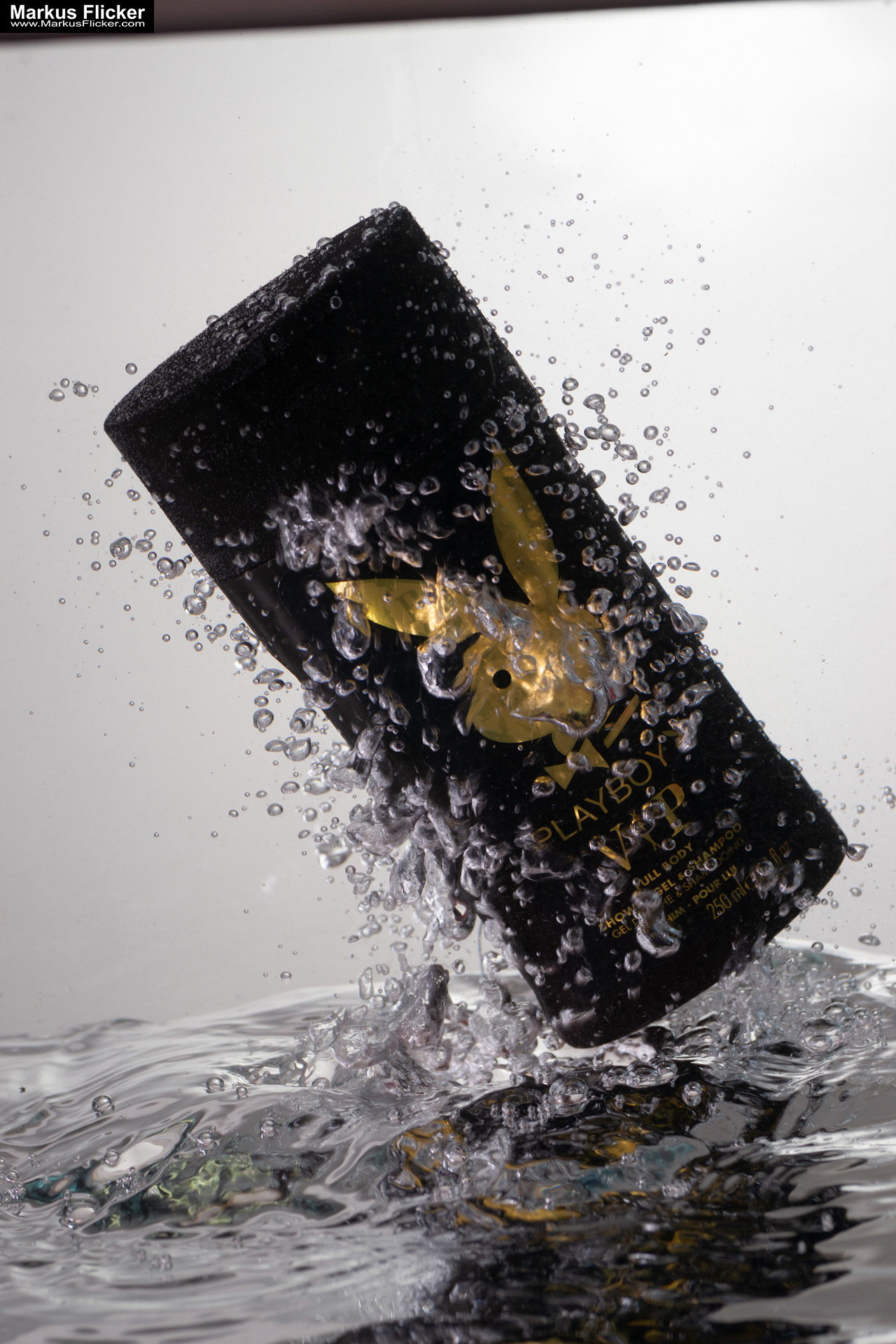 Produktfoto Fotografie Water Splash Photo Shoot Product Photography Produktfoto Werbefoto Gegenstände, Objekte und Produkte