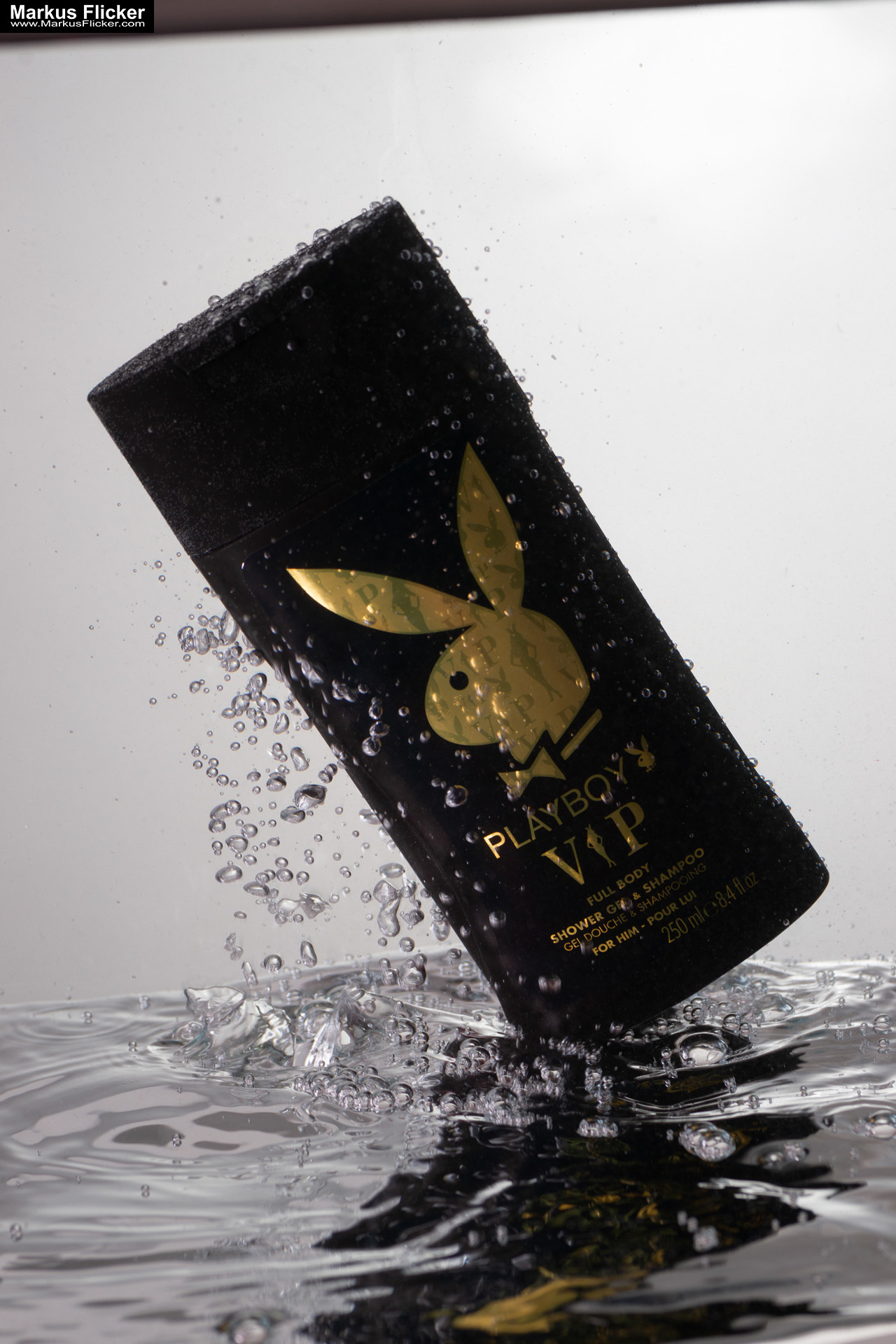 Produktfoto Fotografie Water Splash Photo Shoot Product Photography Produktfoto Werbefoto Gegenstände, Objekte und Produkte