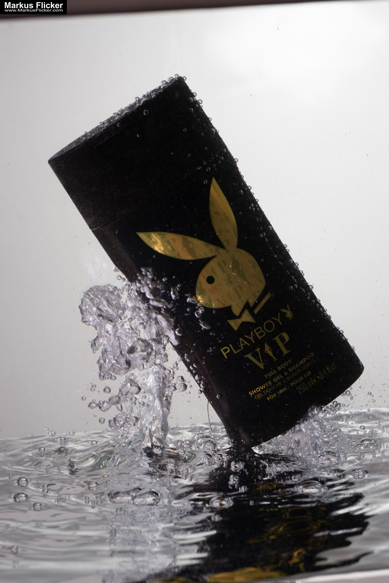 Produktfoto Fotografie Water Splash Photo Shoot Product Photography Produktfoto Werbefoto Gegenstände, Objekte und Produkte