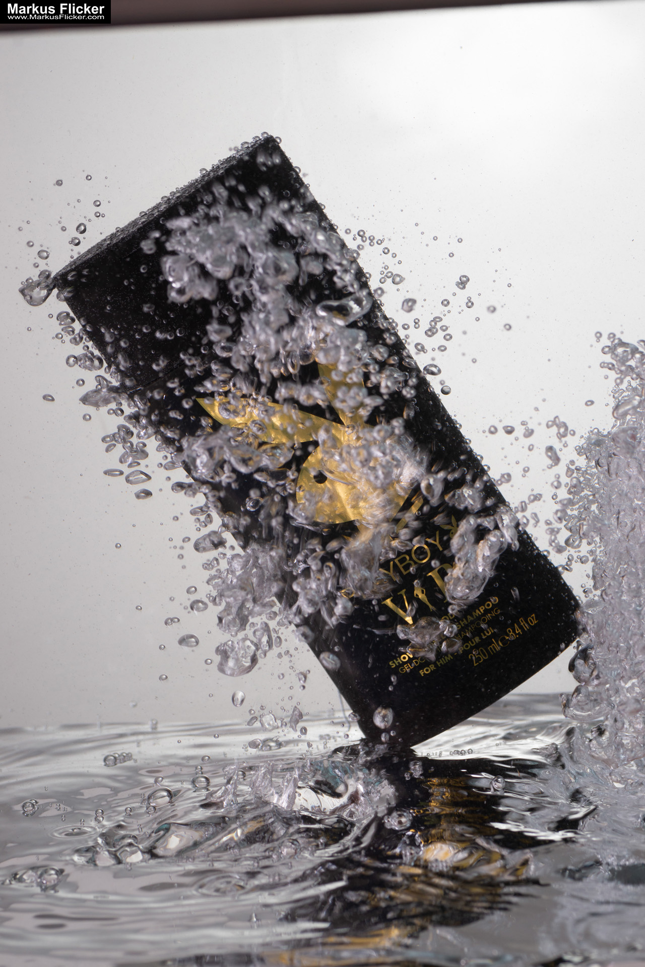 Produktfoto Fotografie Water Splash Photo Shoot Product Photography Produktfoto Werbefoto Gegenstände und Produkte