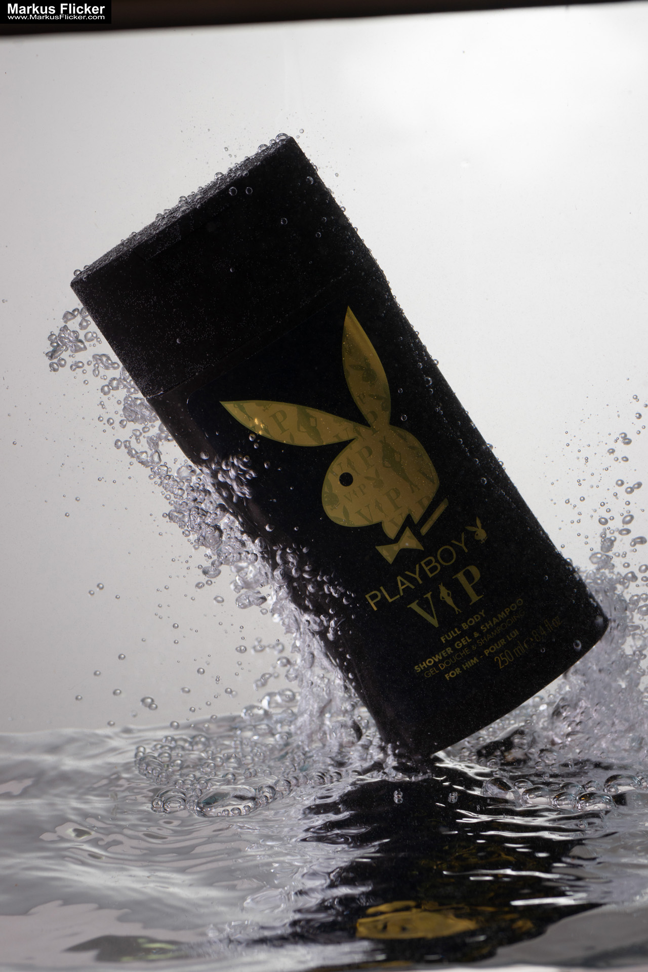 Produktfoto Fotografie Water Splash Photo Shoot Product Photography Produktfoto Werbefoto Gegenstände, Objekte und Produkte