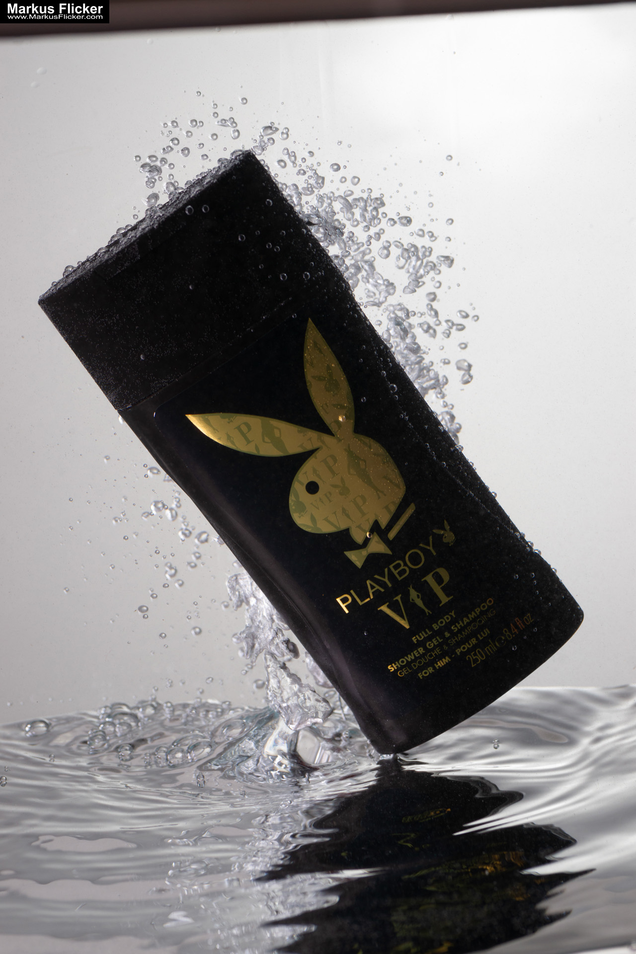 Produktfoto Fotografie Water Splash Photo Shoot Product Photography Produktfoto Werbefoto Gegenstände, Objekte und Produkte