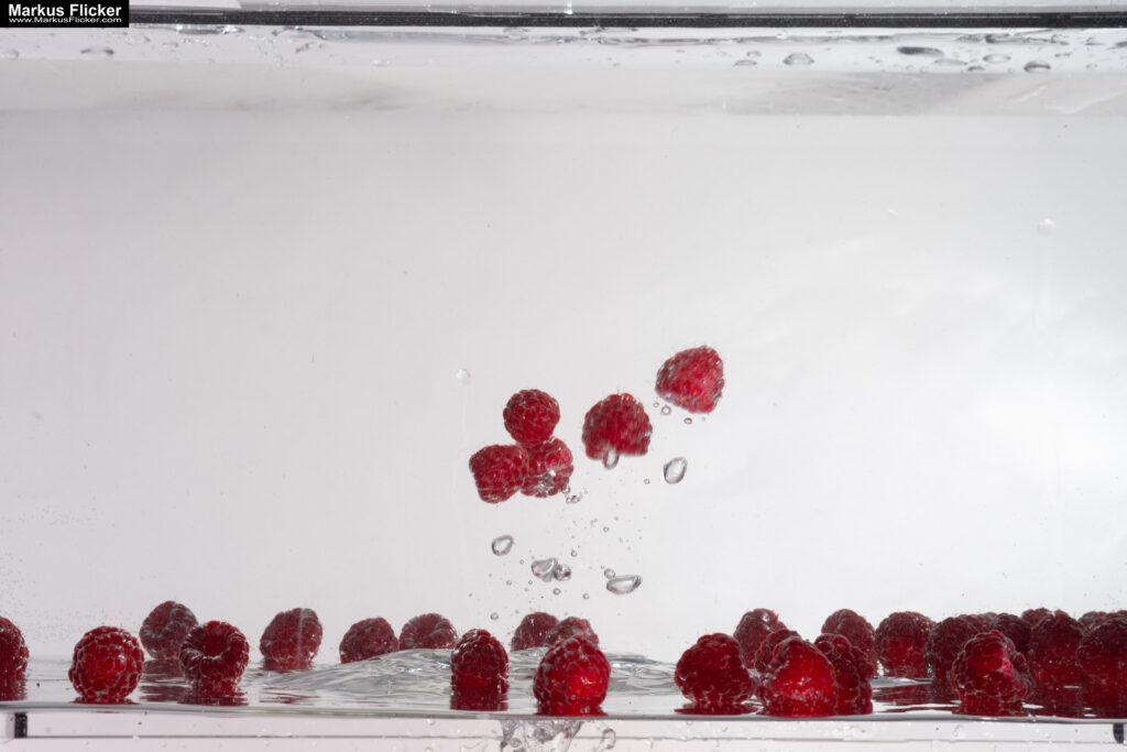 Produktfoto Fotografie Water Splash Photo Shoot Product Photography Produktfoto Werbefoto Gegenstände, Objekte und Produkte