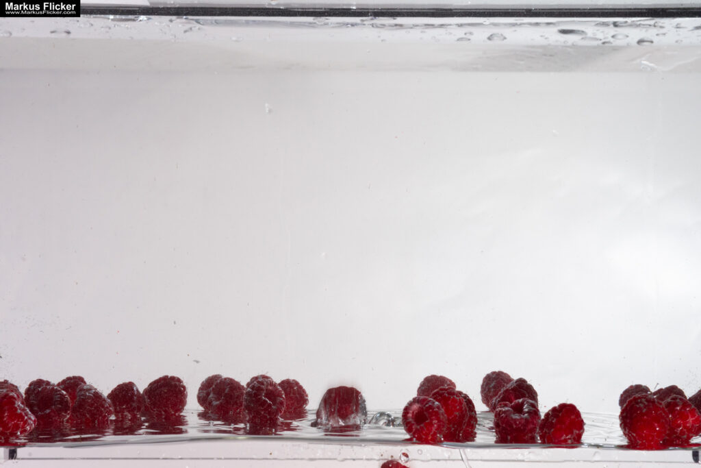 Produktfoto Fotografie Water Splash Photo Shoot Product Photography Produktfoto Werbefoto Gegenstände, Objekte und Produkte