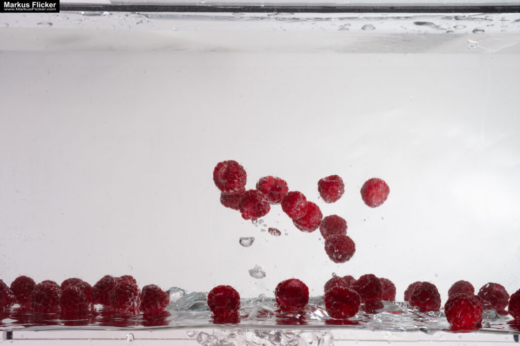 Produktfoto Fotografie Water Splash Photo Shoot Product Photography Produktfoto Werbefoto Gegenstände, Objekte und Produkte