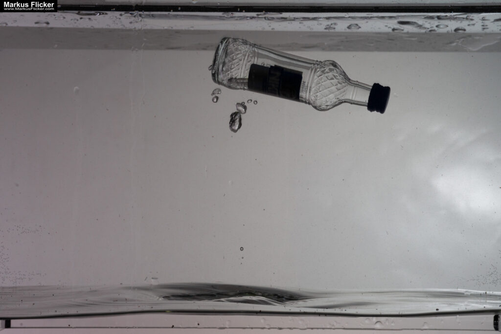 Produktfoto Fotografie Water Splash Photo Shoot Product Photography Produktfoto Werbefoto Gegenstände, Objekte und Produkte