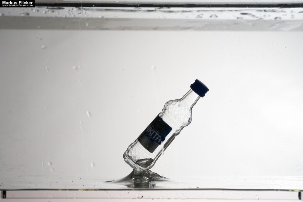 Produktfoto Fotografie Water Splash Photo Shoot Product Photography Produktfoto Werbefoto Gegenstände, Objekte und Produkte