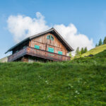 Extreme Sportfotografie und Reisefotografie in Österreich, Slowenien, Kroatien, Ungarn und Italien Die Extreme Sportfotografie bietet dir die Möglichkeit, spektakuläre und dynamische Momente festzuhalten, während du dich inmitten der atemberaubenden Natur Europas bewegst. Länder wie Österreich, Slowenien, Kroatien, Ungarn und Italien bieten eine unvergleichliche Kulisse für actiongeladene Szenen, die dich und deine Betrachter fesseln. Insbesondere die Steiermark in Österreich, mit ihren imposanten Bergen und weiten Tälern, ist ein Paradies für Sportler und Fotografen gleichermaßen. Fotograf Videograf Gleisdorf Graz Content Creator Autor Steiermark Österreich