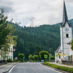 Extreme Sportfotografie und Reisefotografie in Österreich, Slowenien, Kroatien, Ungarn und Italien Die Extreme Sportfotografie bietet dir die Möglichkeit, spektakuläre und dynamische Momente festzuhalten, während du dich inmitten der atemberaubenden Natur Europas bewegst. Länder wie Österreich, Slowenien, Kroatien, Ungarn und Italien bieten eine unvergleichliche Kulisse für actiongeladene Szenen, die dich und deine Betrachter fesseln. Insbesondere die Steiermark in Österreich, mit ihren imposanten Bergen und weiten Tälern, ist ein Paradies für Sportler und Fotografen gleichermaßen. Fotograf Videograf Gleisdorf Graz Content Creator Autor Steiermark Österreich