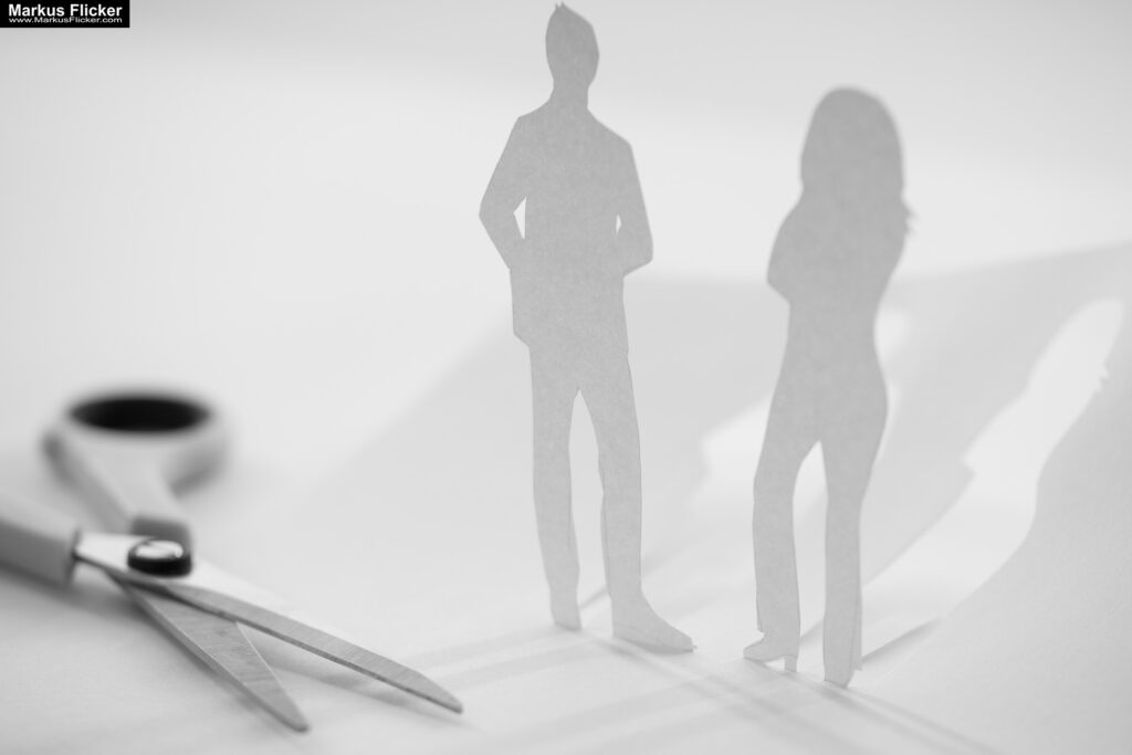 Kreative Fotomotive mit Papier durch das Spiel mit Licht und Schatten