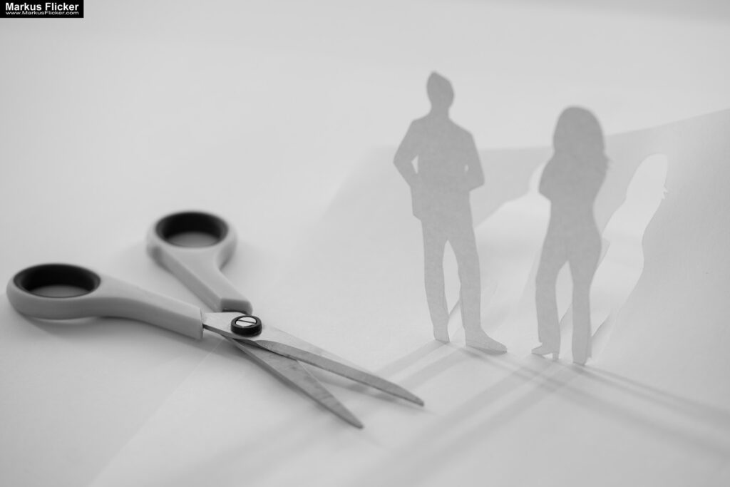 Kreative Fotomotive mit Papier durch das Spiel mit Licht und Schatten