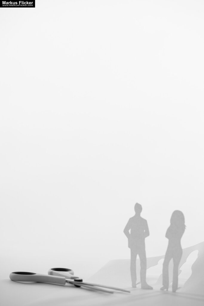 Kreative Fotomotive mit Papier durch das Spiel mit Licht und Schatten