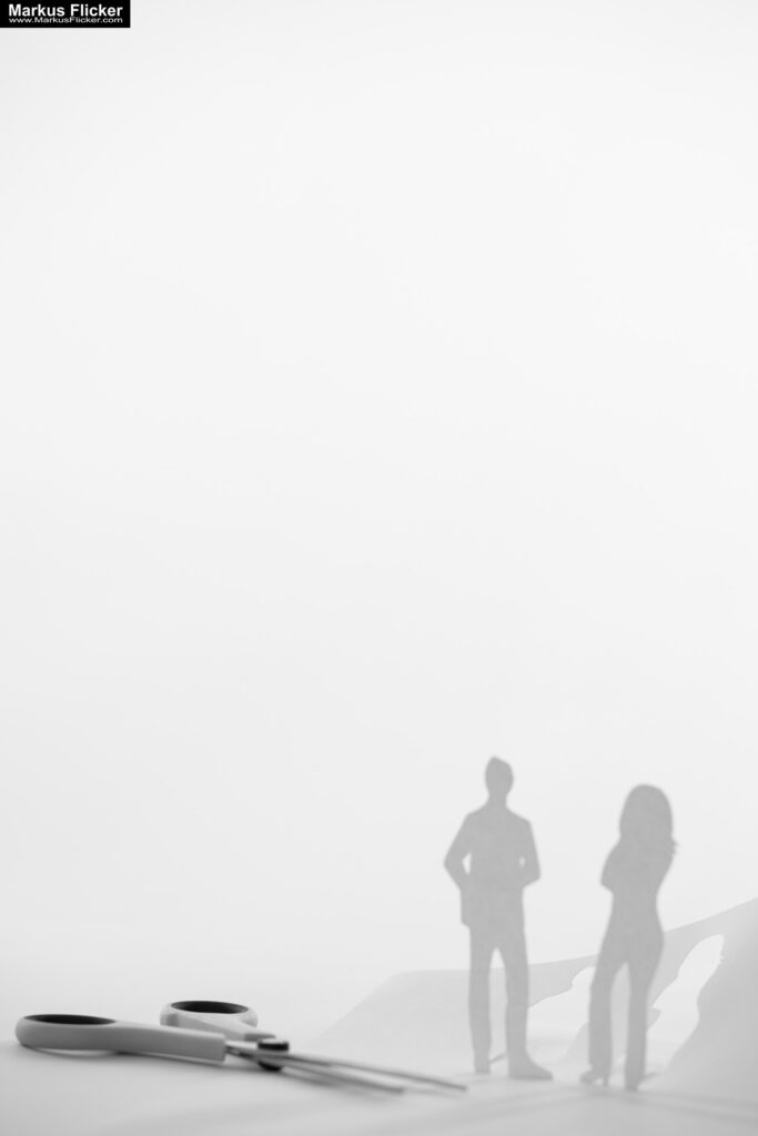 Kreative Fotomotive mit Papier durch das Spiel mit Licht und Schatten