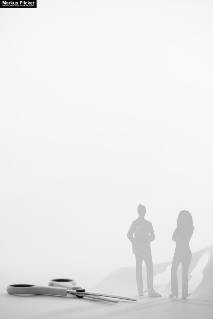 Kreative Fotomotive mit Papier durch das Spiel mit Licht und Schatten