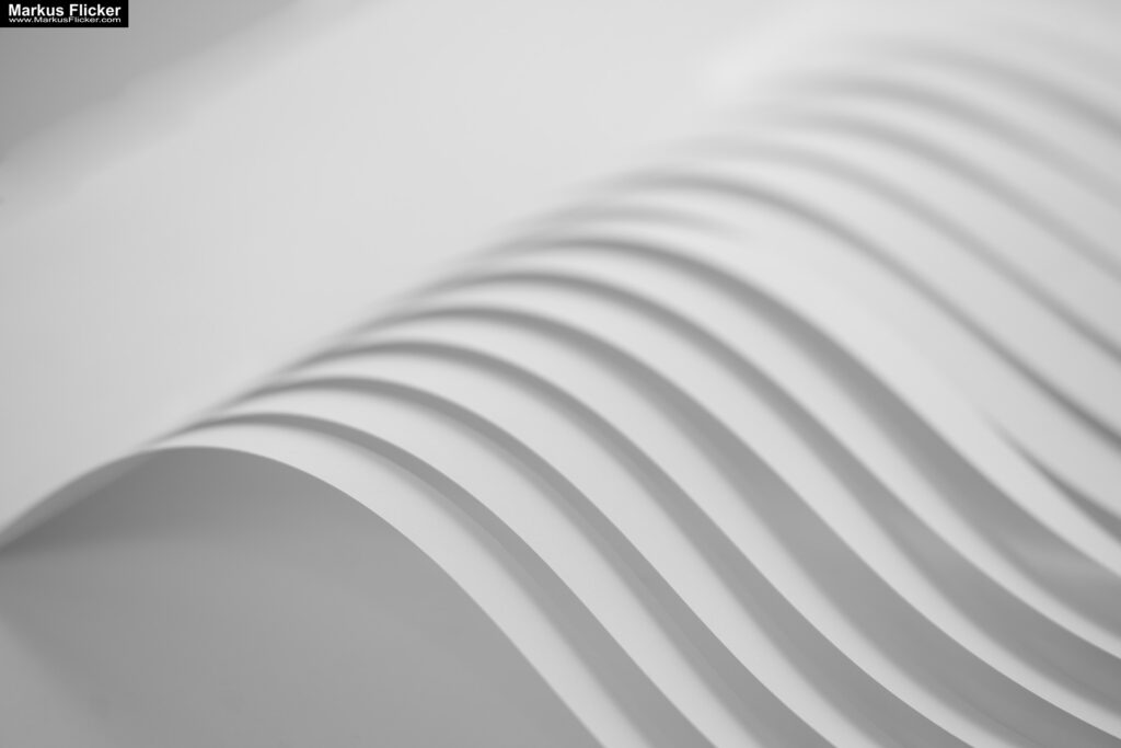 Kreative Fotomotive mit Papier durch das Spiel mit Licht und Schatten