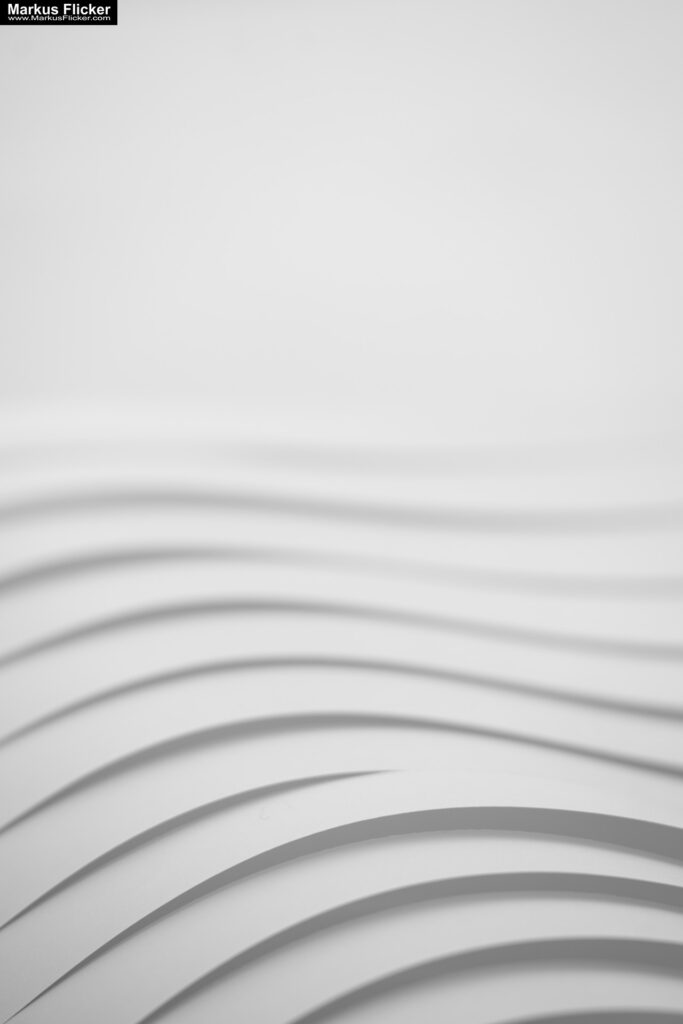 Kreative Fotomotive mit Papier durch das Spiel mit Licht und Schatten