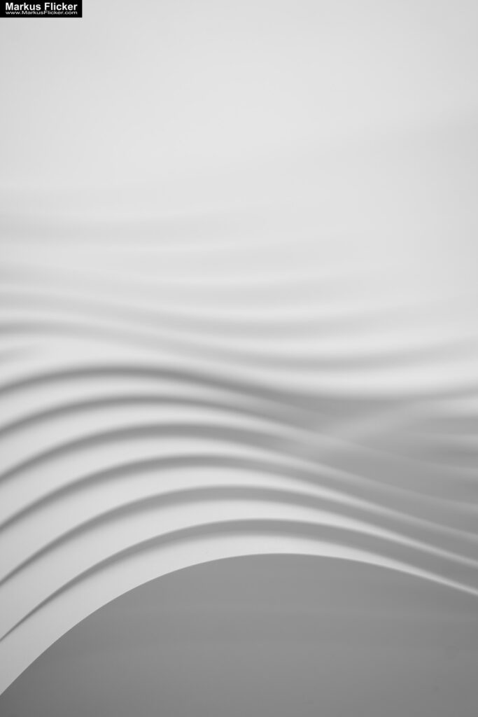 Kreative Fotomotive mit Papier durch das Spiel mit Licht und Schatten