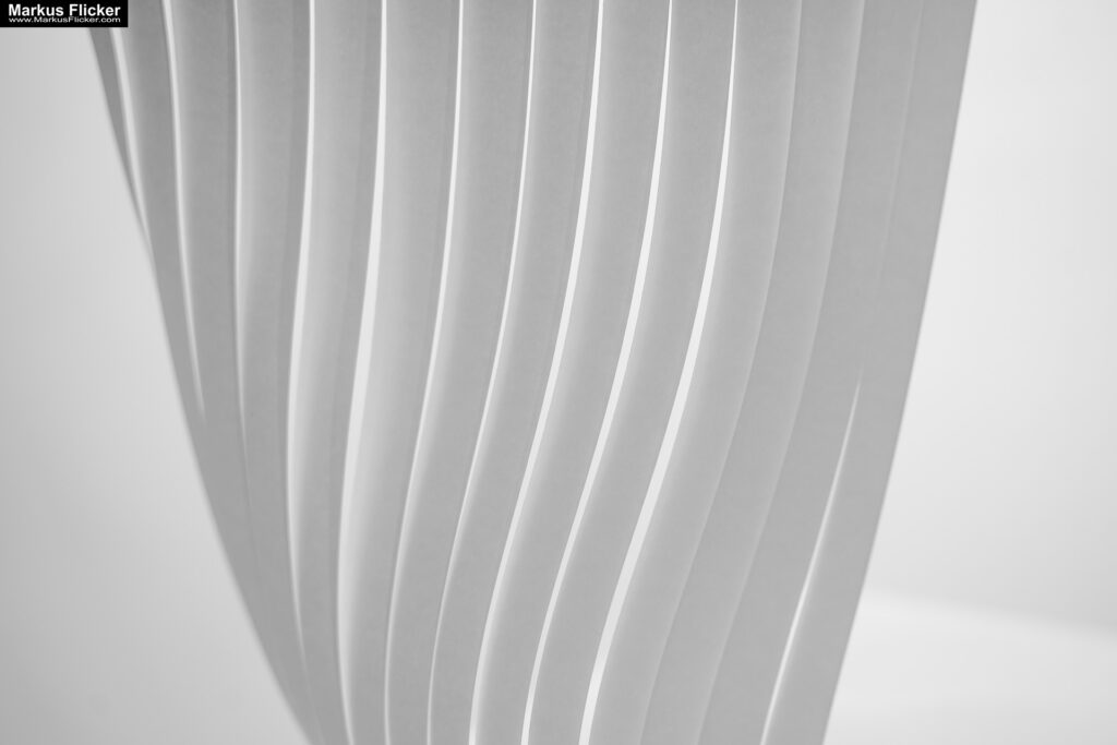 Kreative Fotomotive mit Papier durch das Spiel mit Licht und Schatten