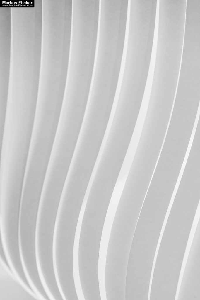 Kreative Fotomotive mit Papier durch das Spiel mit Licht und Schatten