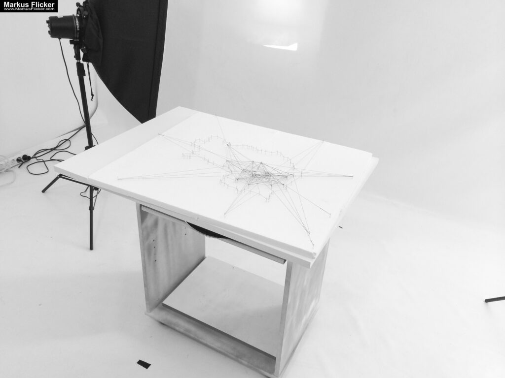 Kreative Fotomotive mit Papier durch das Spiel mit Licht und Schatten