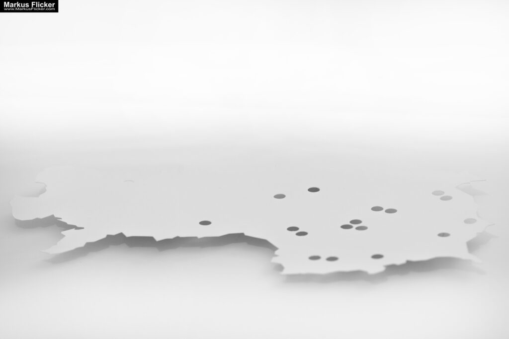 Kreative Fotomotive mit Papier durch das Spiel mit Licht und Schatten