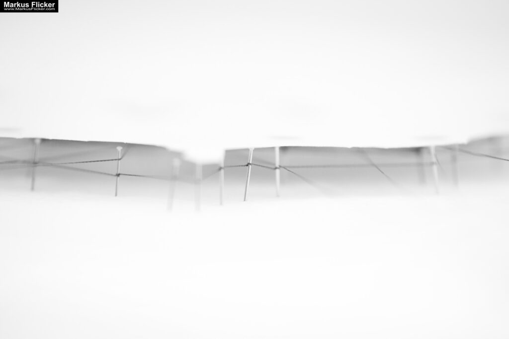 Kreative Fotomotive mit Papier durch das Spiel mit Licht und Schatten