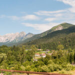 Extreme Sportfotografie und Reisefotografie in Österreich, Slowenien, Kroatien, Ungarn und Italien Die Extreme Sportfotografie bietet dir die Möglichkeit, spektakuläre und dynamische Momente festzuhalten, während du dich inmitten der atemberaubenden Natur Europas bewegst. Länder wie Österreich, Slowenien, Kroatien, Ungarn und Italien bieten eine unvergleichliche Kulisse für actiongeladene Szenen, die dich und deine Betrachter fesseln. Insbesondere die Steiermark in Österreich, mit ihren imposanten Bergen und weiten Tälern, ist ein Paradies für Sportler und Fotografen gleichermaßen. Fotograf Videograf Gleisdorf Graz Content Creator Autor Steiermark Österreich