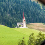 Extreme Sportfotografie und Reisefotografie in Österreich, Slowenien, Kroatien, Ungarn und Italien Die Extreme Sportfotografie bietet dir die Möglichkeit, spektakuläre und dynamische Momente festzuhalten, während du dich inmitten der atemberaubenden Natur Europas bewegst. Länder wie Österreich, Slowenien, Kroatien, Ungarn und Italien bieten eine unvergleichliche Kulisse für actiongeladene Szenen, die dich und deine Betrachter fesseln. Insbesondere die Steiermark in Österreich, mit ihren imposanten Bergen und weiten Tälern, ist ein Paradies für Sportler und Fotografen gleichermaßen. Fotograf Videograf Gleisdorf Graz Content Creator Autor Steiermark Österreich