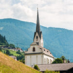 Extreme Sportfotografie und Reisefotografie in Österreich, Slowenien, Kroatien, Ungarn und Italien Die Extreme Sportfotografie bietet dir die Möglichkeit, spektakuläre und dynamische Momente festzuhalten, während du dich inmitten der atemberaubenden Natur Europas bewegst. Länder wie Österreich, Slowenien, Kroatien, Ungarn und Italien bieten eine unvergleichliche Kulisse für actiongeladene Szenen, die dich und deine Betrachter fesseln. Insbesondere die Steiermark in Österreich, mit ihren imposanten Bergen und weiten Tälern, ist ein Paradies für Sportler und Fotografen gleichermaßen. Fotograf Videograf Gleisdorf Graz Content Creator Autor Steiermark Österreich