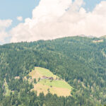 Extreme Sportfotografie und Reisefotografie in Österreich, Slowenien, Kroatien, Ungarn und Italien Die Extreme Sportfotografie bietet dir die Möglichkeit, spektakuläre und dynamische Momente festzuhalten, während du dich inmitten der atemberaubenden Natur Europas bewegst. Länder wie Österreich, Slowenien, Kroatien, Ungarn und Italien bieten eine unvergleichliche Kulisse für actiongeladene Szenen, die dich und deine Betrachter fesseln. Insbesondere die Steiermark in Österreich, mit ihren imposanten Bergen und weiten Tälern, ist ein Paradies für Sportler und Fotografen gleichermaßen. Fotograf Videograf Gleisdorf Graz Content Creator Autor Steiermark Österreich