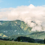 Extreme Sportfotografie und Reisefotografie in Österreich, Slowenien, Kroatien, Ungarn und Italien Die Extreme Sportfotografie bietet dir die Möglichkeit, spektakuläre und dynamische Momente festzuhalten, während du dich inmitten der atemberaubenden Natur Europas bewegst. Länder wie Österreich, Slowenien, Kroatien, Ungarn und Italien bieten eine unvergleichliche Kulisse für actiongeladene Szenen, die dich und deine Betrachter fesseln. Insbesondere die Steiermark in Österreich, mit ihren imposanten Bergen und weiten Tälern, ist ein Paradies für Sportler und Fotografen gleichermaßen. Fotograf Videograf Gleisdorf Graz Content Creator Autor Steiermark Österreich
