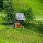 Extreme Sportfotografie und Reisefotografie in Österreich, Slowenien, Kroatien, Ungarn und Italien Die Extreme Sportfotografie bietet dir die Möglichkeit, spektakuläre und dynamische Momente festzuhalten, während du dich inmitten der atemberaubenden Natur Europas bewegst. Länder wie Österreich, Slowenien, Kroatien, Ungarn und Italien bieten eine unvergleichliche Kulisse für actiongeladene Szenen, die dich und deine Betrachter fesseln. Insbesondere die Steiermark in Österreich, mit ihren imposanten Bergen und weiten Tälern, ist ein Paradies für Sportler und Fotografen gleichermaßen. Fotograf Videograf Gleisdorf Graz Content Creator Autor Steiermark Österreich