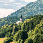 Extreme Sportfotografie und Reisefotografie in Österreich, Slowenien, Kroatien, Ungarn und Italien Die Extreme Sportfotografie bietet dir die Möglichkeit, spektakuläre und dynamische Momente festzuhalten, während du dich inmitten der atemberaubenden Natur Europas bewegst. Länder wie Österreich, Slowenien, Kroatien, Ungarn und Italien bieten eine unvergleichliche Kulisse für actiongeladene Szenen, die dich und deine Betrachter fesseln. Insbesondere die Steiermark in Österreich, mit ihren imposanten Bergen und weiten Tälern, ist ein Paradies für Sportler und Fotografen gleichermaßen. Fotograf Videograf Gleisdorf Graz Content Creator Autor Steiermark Österreich