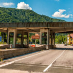 Extreme Sportfotografie und Reisefotografie in Österreich, Slowenien, Kroatien, Ungarn und Italien Die Extreme Sportfotografie bietet dir die Möglichkeit, spektakuläre und dynamische Momente festzuhalten, während du dich inmitten der atemberaubenden Natur Europas bewegst. Länder wie Österreich, Slowenien, Kroatien, Ungarn und Italien bieten eine unvergleichliche Kulisse für actiongeladene Szenen, die dich und deine Betrachter fesseln. Insbesondere die Steiermark in Österreich, mit ihren imposanten Bergen und weiten Tälern, ist ein Paradies für Sportler und Fotografen gleichermaßen. Fotograf Videograf Gleisdorf Graz Content Creator Autor Steiermark Österreich
