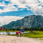 Extreme Sportfotografie und Reisefotografie in Österreich, Slowenien, Kroatien, Ungarn und Italien Die Extreme Sportfotografie bietet dir die Möglichkeit, spektakuläre und dynamische Momente festzuhalten, während du dich inmitten der atemberaubenden Natur Europas bewegst. Länder wie Österreich, Slowenien, Kroatien, Ungarn und Italien bieten eine unvergleichliche Kulisse für actiongeladene Szenen, die dich und deine Betrachter fesseln. Insbesondere die Steiermark in Österreich, mit ihren imposanten Bergen und weiten Tälern, ist ein Paradies für Sportler und Fotografen gleichermaßen. Fotograf Videograf Gleisdorf Graz Content Creator Autor Steiermark Österreich