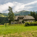 Extreme Sportfotografie und Reisefotografie in Österreich, Slowenien, Kroatien, Ungarn und Italien Die Extreme Sportfotografie bietet dir die Möglichkeit, spektakuläre und dynamische Momente festzuhalten, während du dich inmitten der atemberaubenden Natur Europas bewegst. Länder wie Österreich, Slowenien, Kroatien, Ungarn und Italien bieten eine unvergleichliche Kulisse für actiongeladene Szenen, die dich und deine Betrachter fesseln. Insbesondere die Steiermark in Österreich, mit ihren imposanten Bergen und weiten Tälern, ist ein Paradies für Sportler und Fotografen gleichermaßen. Fotograf Videograf Gleisdorf Graz Content Creator Autor Steiermark Österreich