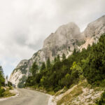 Extreme Sportfotografie und Reisefotografie in Österreich, Slowenien, Kroatien, Ungarn und Italien Die Extreme Sportfotografie bietet dir die Möglichkeit, spektakuläre und dynamische Momente festzuhalten, während du dich inmitten der atemberaubenden Natur Europas bewegst. Länder wie Österreich, Slowenien, Kroatien, Ungarn und Italien bieten eine unvergleichliche Kulisse für actiongeladene Szenen, die dich und deine Betrachter fesseln. Insbesondere die Steiermark in Österreich, mit ihren imposanten Bergen und weiten Tälern, ist ein Paradies für Sportler und Fotografen gleichermaßen. Fotograf Videograf Gleisdorf Graz Content Creator Autor Steiermark Österreich
