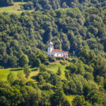 Extreme Sportfotografie und Reisefotografie in Österreich, Slowenien, Kroatien, Ungarn und Italien Die Extreme Sportfotografie bietet dir die Möglichkeit, spektakuläre und dynamische Momente festzuhalten, während du dich inmitten der atemberaubenden Natur Europas bewegst. Länder wie Österreich, Slowenien, Kroatien, Ungarn und Italien bieten eine unvergleichliche Kulisse für actiongeladene Szenen, die dich und deine Betrachter fesseln. Insbesondere die Steiermark in Österreich, mit ihren imposanten Bergen und weiten Tälern, ist ein Paradies für Sportler und Fotografen gleichermaßen. Fotograf Videograf Gleisdorf Graz Content Creator Autor Steiermark Österreich