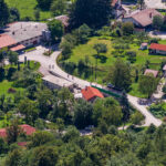 Extreme Sportfotografie und Reisefotografie in Österreich, Slowenien, Kroatien, Ungarn und Italien Die Extreme Sportfotografie bietet dir die Möglichkeit, spektakuläre und dynamische Momente festzuhalten, während du dich inmitten der atemberaubenden Natur Europas bewegst. Länder wie Österreich, Slowenien, Kroatien, Ungarn und Italien bieten eine unvergleichliche Kulisse für actiongeladene Szenen, die dich und deine Betrachter fesseln. Insbesondere die Steiermark in Österreich, mit ihren imposanten Bergen und weiten Tälern, ist ein Paradies für Sportler und Fotografen gleichermaßen. Fotograf Videograf Gleisdorf Graz Content Creator Autor Steiermark Österreich