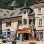 Extreme Sportfotografie und Reisefotografie in Österreich, Slowenien, Kroatien, Ungarn und Italien Die Extreme Sportfotografie bietet dir die Möglichkeit, spektakuläre und dynamische Momente festzuhalten, während du dich inmitten der atemberaubenden Natur Europas bewegst. Länder wie Österreich, Slowenien, Kroatien, Ungarn und Italien bieten eine unvergleichliche Kulisse für actiongeladene Szenen, die dich und deine Betrachter fesseln. Insbesondere die Steiermark in Österreich, mit ihren imposanten Bergen und weiten Tälern, ist ein Paradies für Sportler und Fotografen gleichermaßen. Fotograf Videograf Gleisdorf Graz Content Creator Autor Steiermark Österreich